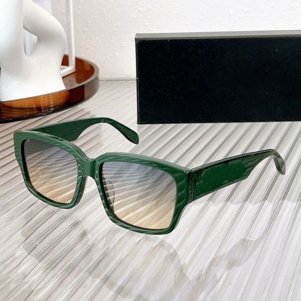 2022 women men sunglasses green width plank frame beige gradient colour big square lenses available with box, White;black
2022 women men sunglasses green width plank frame beige gradient colour big square lenses available with box, White;black