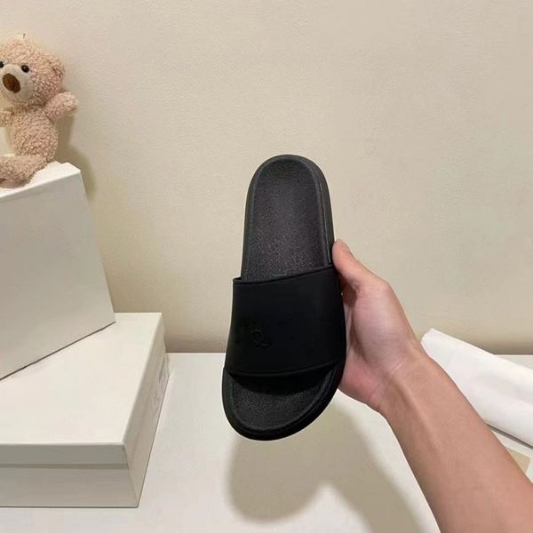 2022 luxury sandals designer slippers brand slide flip flops genuine leather women casual shoes sneakers trainer by shoe10 105, Black
2022 luxury sandals designer slippers brand slide flip flops genuine leather women casual shoes sneakers trainer by shoe10 105, Black