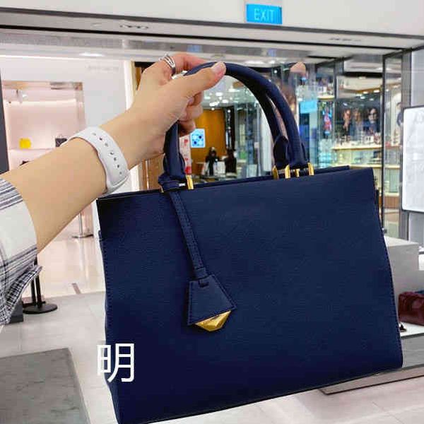 fashion women's new high-quality versatile bag luxury designer single shoulder simple
fashion women's new high-quality versatile bag luxury designer single shoulder simple