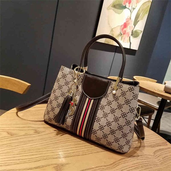 spring and summer tide versatile fashionable women's one messenger large capacity 55% off factory wholesale
spring and summer tide versatile fashionable women's one messenger large capacity 55% off factory wholesale