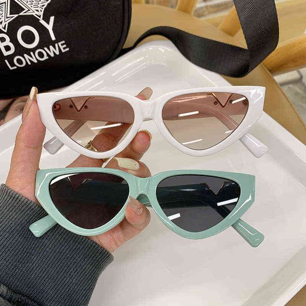 sun fashion sunglasses for women men v type frame sun glasses female retro vintage eyewear cateye oculos de sol uv400, White;black
sun fashion sunglasses for women men v type frame sun glasses female retro vintage eyewear cateye oculos de sol uv400, White;black