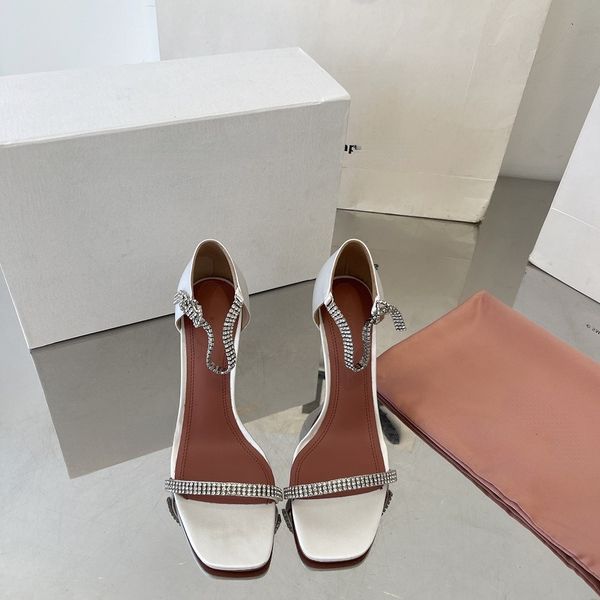 2022 new sandal luxury flat temperament high heels women's singles shoes with mature fashion, diamond-encrusted leather is comfortable., Black
2022 new sandal luxury flat temperament high heels women's singles shoes with mature fashion, diamond-encrusted leather is comfortable., Black