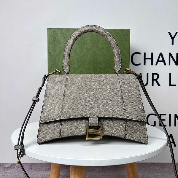 10a woman shoulder bag fashion handbag genuine leather crossbody bags canvas purse 681697 22.5cm with box g104
10a woman shoulder bag fashion handbag genuine leather crossbody bags canvas purse 681697 22.5cm with box g104