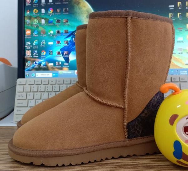 genuine leather novel l and u 5825 short middle women snow boots sheepskin fur keep warm boots with card dustbag beautiful gift, Black
genuine leather novel l and u 5825 short middle women snow boots sheepskin fur keep warm boots with card dustbag beautiful gift, Black