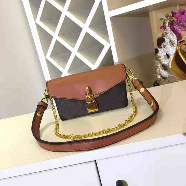 2022 designer handbag shoulder chain bag clutch flap bags purse square women luxury padlock on strap bag m80559 embossed grained calfskin in
2022 designer handbag shoulder chain bag clutch flap bags purse square women luxury padlock on strap bag m80559 embossed grained calfskin in