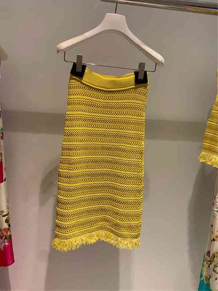 skirts niche summer tassel yellow knitted skirt design sense high waist one-step slim dress trend, Black
skirts niche summer tassel yellow knitted skirt design sense high waist one-step slim dress trend, Black