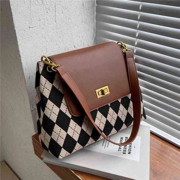 vintage fabric crossbody messenger shoulder bags for women 2022 checkered brand designer plaid pattern large capacity ladies han g220509
vintage fabric crossbody messenger shoulder bags for women 2022 checkered brand designer plaid pattern large capacity ladies han g220509