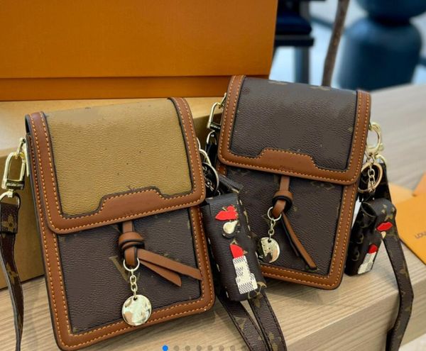 designers bag crossbody mobile phone bag shoulder handbags women genuine leather purse luxurys monograms fashion lady totes wallet shopping
designers bag crossbody mobile phone bag shoulder handbags women genuine leather purse luxurys monograms fashion lady totes wallet shopping