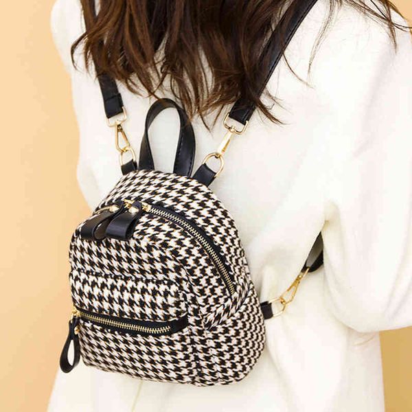 backpack women's small backpack version versatile simple style women's shopping and commuting, Red;black
backpack women's small backpack version versatile simple style women's shopping and commuting, Red;black