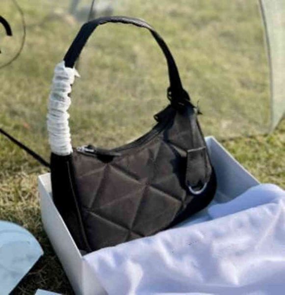7a+women hobo bags nylon waistbag chest bag luxury designers purse axillary totes presbyopic handbags wallet belt messenger tote parachute b
7a+women hobo bags nylon waistbag chest bag luxury designers purse axillary totes presbyopic handbags wallet belt messenger tote parachute b