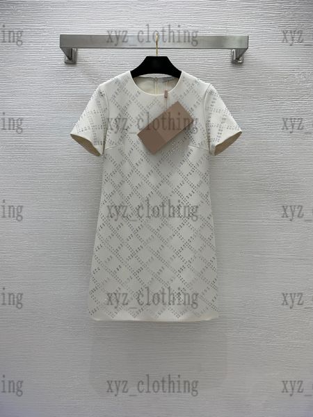 2022ss women dresses designer elegant temperament super flash high temperature diamond diamond cross decoration small a-line round neck shor, Black;gray
2022ss women dresses designer elegant temperament super flash high temperature diamond diamond cross decoration small a-line round neck shor, Black;gray