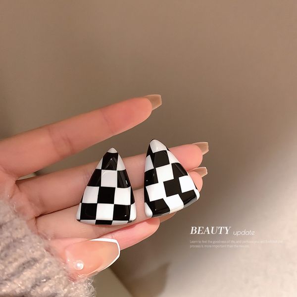 925 silver needle black and white plaid triangle earrings korean ins chessboard personality minimalist elegant eardrop for, Golden
925 silver needle black and white plaid triangle earrings korean ins chessboard personality minimalist elegant eardrop for, Golden
