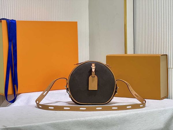 designer bag tote designer bagsnew arrival popular discount shoulder bags cross body bag vintage designer commute fashion simple luxury hand
designer bag tote designer bagsnew arrival popular discount shoulder bags cross body bag vintage designer commute fashion simple luxury hand