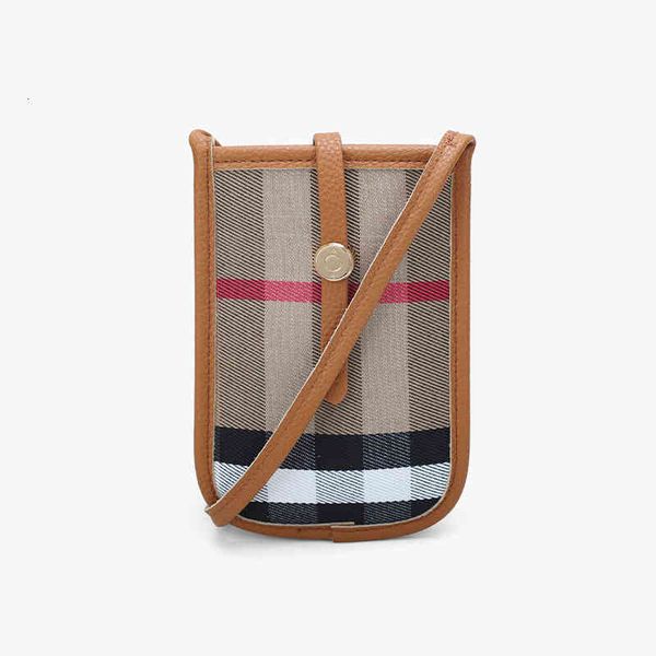 handbag women's bag 2022 lattice color contrast mobile phone single shoulder messenger fashionable texture small simple and, Black;red
handbag women's bag 2022 lattice color contrast mobile phone single shoulder messenger fashionable texture small simple and, Black;red