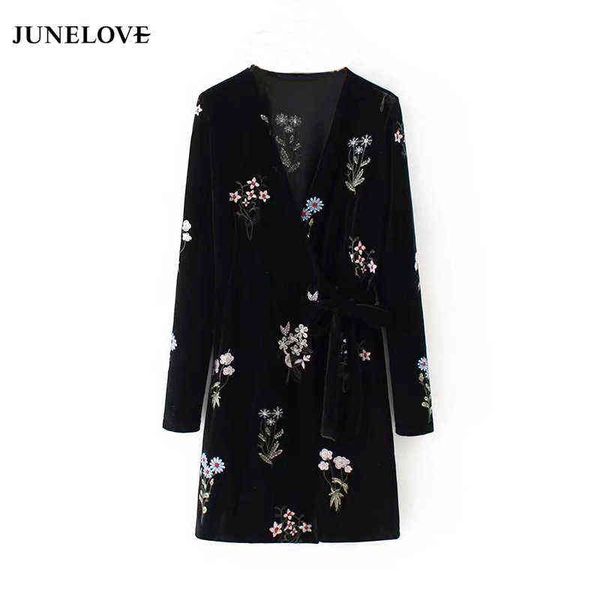 nxy casual dress junelove new women winter embroidery female long sleeve vintage v neck empire loose floral velvet vestidos 0406, Black;gray 
nxy casual dress junelove new women winter embroidery female long sleeve vintage v neck empire loose floral velvet vestidos 0406, Black;gray