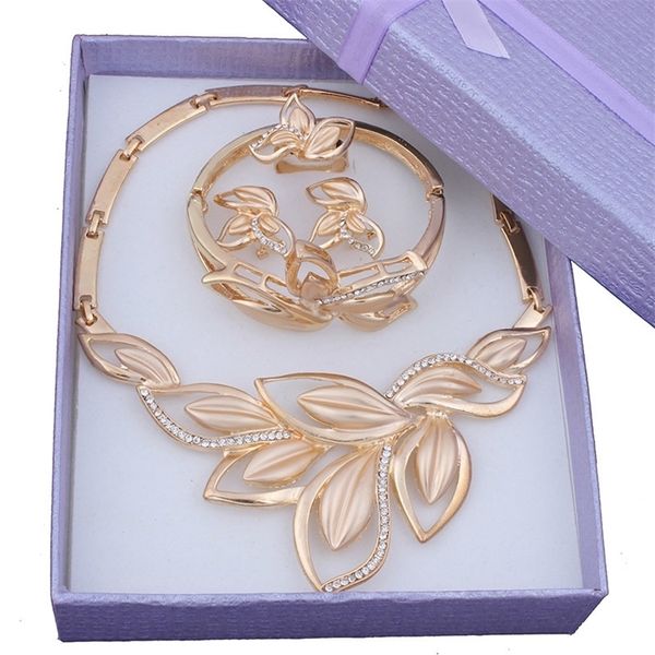 new african beads jewelry set gold color clear austrian crystal women wedding necklace bracelet earring ring 201222, Slivery;crystal
new african beads jewelry set gold color clear austrian crystal women wedding necklace bracelet earring ring 201222, Slivery;crystal
