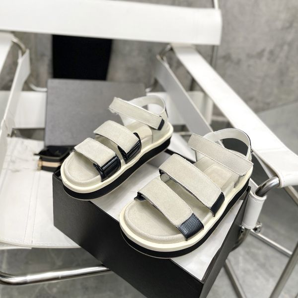 luxury designer cc beach shoes summer sandal fashion travel channel slide women slipper gdh
luxury designer cc beach shoes summer sandal fashion travel channel slide women slipper gdh