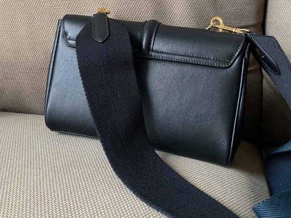 realfine888 bags 5a 23cm teen soft 16 in smooth calfskin shoulder handbags for women with dust bag
realfine888 bags 5a 23cm teen soft 16 in smooth calfskin shoulder handbags for women with dust bag