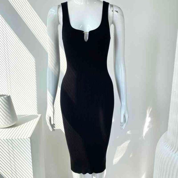 casual dresses foreign trade original single temperament curve slim fitting knitting letter metal button vest skirt bag medium length dress, Black;gray
casual dresses foreign trade original single temperament curve slim fitting knitting letter metal button vest skirt bag medium length dress, Black;gray