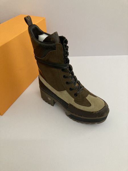 2022women martin boots winter coarse heel woman shoes desert bootis 100% leather flamingos love arrow medal bootes lace up high, Black
2022women martin boots winter coarse heel woman shoes desert bootis 100% leather flamingos love arrow medal bootes lace up high, Black