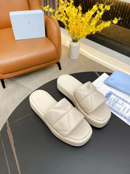 designers slippers sandals women mules flat slides sneakers canvas shoe white black outdoor beach slipper trainers 0601
designers slippers sandals women mules flat slides sneakers canvas shoe white black outdoor beach slipper trainers 0601