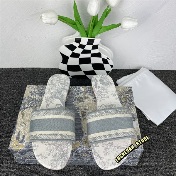 women slippers shoes paris luxury designer scuffs slipper 2022 summer sandals beach slide ladies embroider flip flops loafers floral color w, Black
women slippers shoes paris luxury designer scuffs slipper 2022 summer sandals beach slide ladies embroider flip flops loafers floral color w, Black