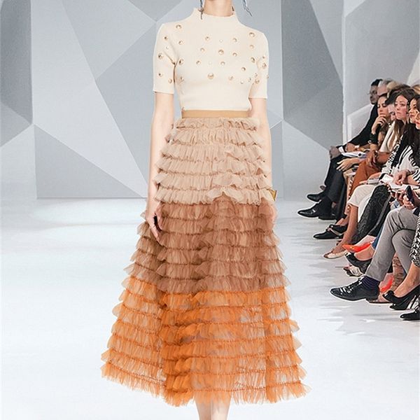 autumn fashion runway two piece set women pearls golden buttons knitted + elastic waist tulle tiered puffy mesh long skirts 220421, White
autumn fashion runway two piece set women pearls golden buttons knitted + elastic waist tulle tiered puffy mesh long skirts 220421, White