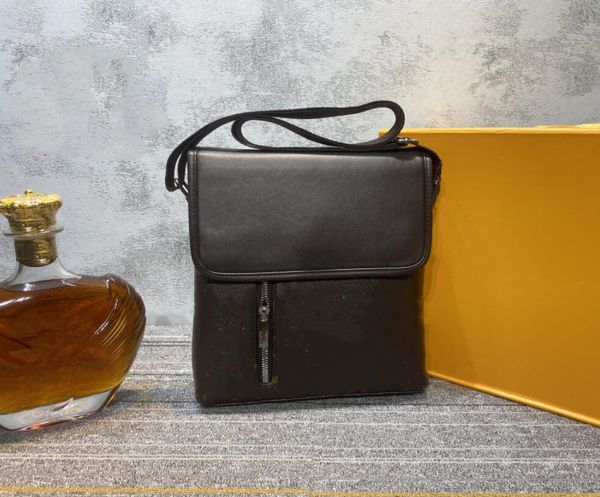 designers messenger bag shoulder satchels luxurys leather women men crossbody classic briefcase bags pouches tote handbags wallet purse work
designers messenger bag shoulder satchels luxurys leather women men crossbody classic briefcase bags pouches tote handbags wallet purse work