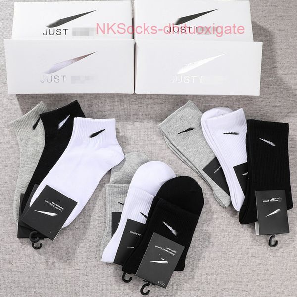 men's fashion classic socks gift box stockings hook brand black white gray medium tube sports cotton sweat absorbing sock men women lux
men's fashion classic socks gift box stockings hook brand black white gray medium tube sports cotton sweat absorbing sock men women lux