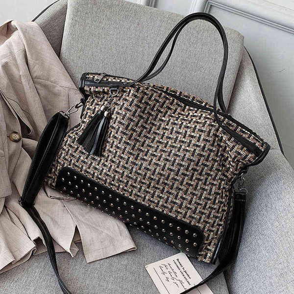 evening bag ttou high capacity woolen women tote fashion rivet tassel messenger female shipping quality travel handbag bolsa 0623
evening bag ttou high capacity woolen women tote fashion rivet tassel messenger female shipping quality travel handbag bolsa 0623