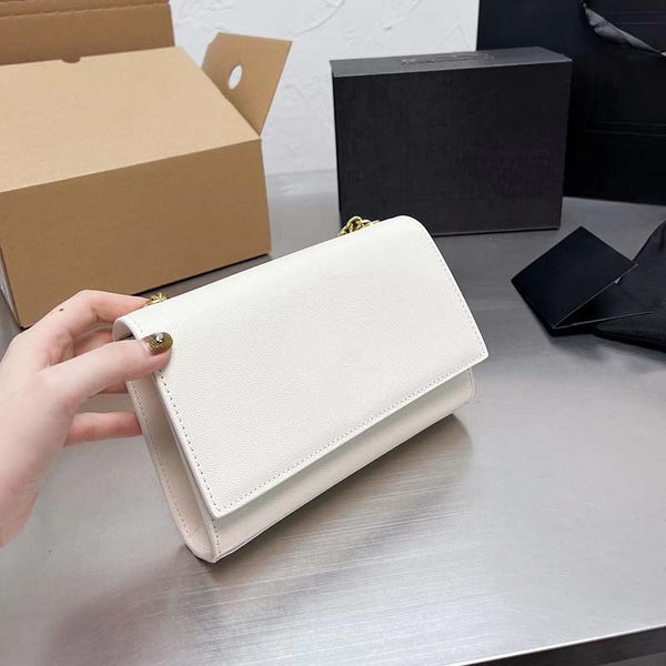 2021 genuine leather handbag bags classic womens fashion crossbody bag ladies chain purse with box 20cm
2021 genuine leather handbag bags classic womens fashion crossbody bag ladies chain purse with box 20cm