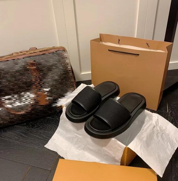designer summer women slipper embroidery letter flat bottom flax vamp sandal luxury brand comfort outdoor women fashion sandbeach slippers, Black 
designer summer women slipper embroidery letter flat bottom flax vamp sandal luxury brand comfort outdoor women fashion sandbeach slippers, Black
