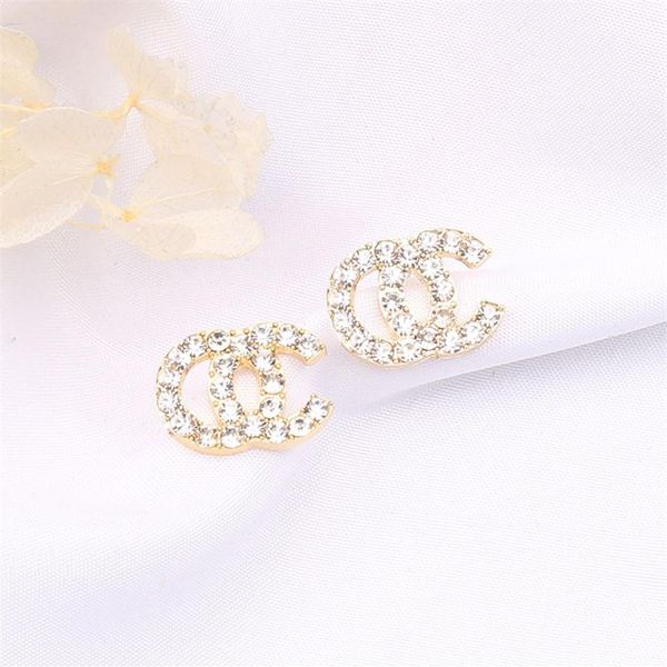 simple women fashion brand design stud pearl crystal rhinestone metal gold silver double letter earrings for girls lo270b, Golden;silver
simple women fashion brand design stud pearl crystal rhinestone metal gold silver double letter earrings for girls lo270b, Golden;silver