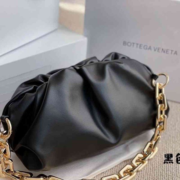 pouch outdoor sports designer venetas bottegas bagschain cloud leather single shoulder cross song womens
pouch outdoor sports designer venetas bottegas bagschain cloud leather single shoulder cross song womens