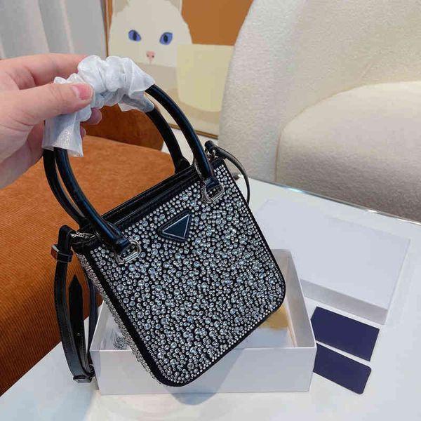 women luxurys designers mini diamond tote bags women party handbag shoulder luxury designer brand crossbody female bucket 220324 zhouzhoubao
women luxurys designers mini diamond tote bags women party handbag shoulder luxury designer brand crossbody female bucket 220324 zhouzhoubao