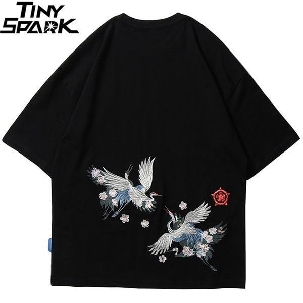 hip hop t shirt men harajuku embroidery crane t-shirt streetwear japanese style clothing cotton tshirt black tees 210329, White;black
hip hop t shirt men harajuku embroidery crane t-shirt streetwear japanese style clothing cotton tshirt black tees 210329, White;black