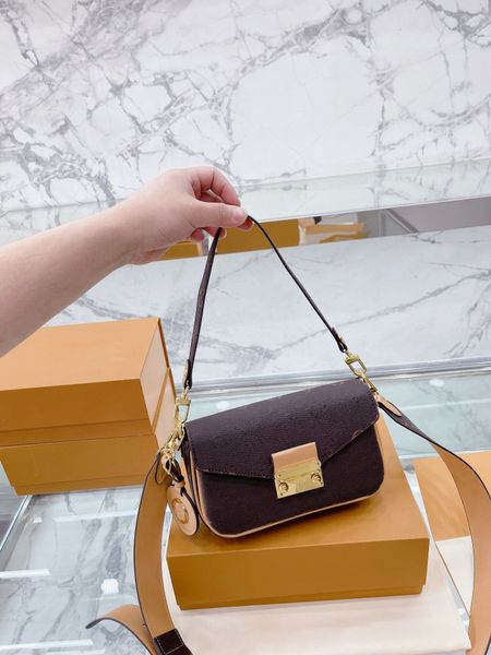 briefcases m20396 m20393 m20395 original high simple pouch strap bag women's messenger tote chain shoulder crossbody wallet black
briefcases m20396 m20393 m20395 original high simple pouch strap bag women's messenger tote chain shoulder crossbody wallet black