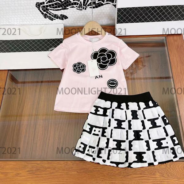 luxury girls skirts sets 2022ss newly childrend t shirts flower printing t-shirt half skirts cotton fashion summer sports wear t-shirts with, White
luxury girls skirts sets 2022ss newly childrend t shirts flower printing t-shirt half skirts cotton fashion summer sports wear t-shirts with, White