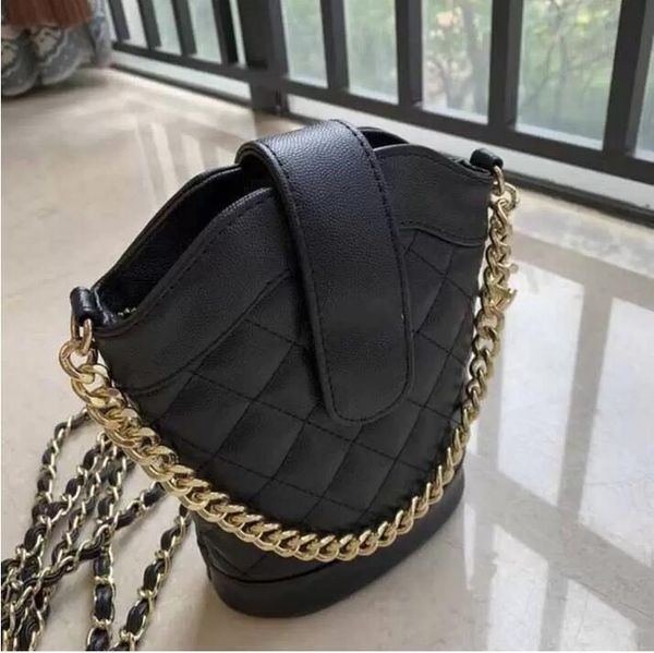 fashion ladies designer bags handbag black cowhide tote bag gold-tone chains handle classic handbags timeless diamond quilting crossbody bag
fashion ladies designer bags handbag black cowhide tote bag gold-tone chains handle classic handbags timeless diamond quilting crossbody bag
