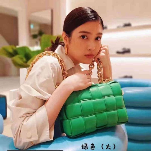 original edition brand handbags venetas's designer bag bottegass divani small square chain bar portable messenger pillow hand woven tir
original edition brand handbags venetas's designer bag bottegass divani small square chain bar portable messenger pillow hand woven tir