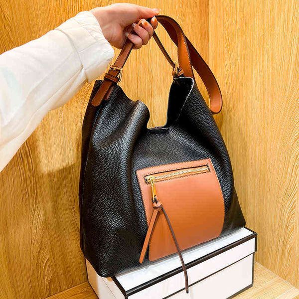 leather women's bag new fashion high-grade texture single shoulder messenger bag fashion contrast color leather high-capacity tote
leather women's bag new fashion high-grade texture single shoulder messenger bag fashion contrast color leather high-capacity tote
