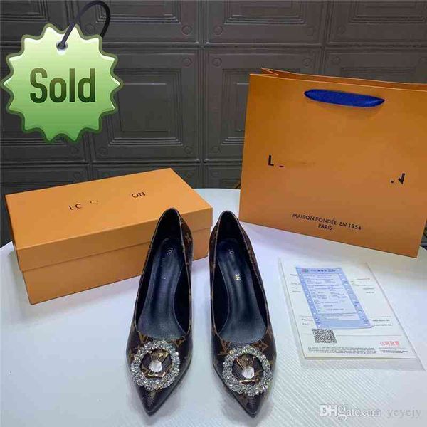 luxury brand shoes women rhinestone square heel 7cm patent leather shoes slip-on pointed toe winepumps chunky simple elegant big size 42 soo, Black
luxury brand shoes women rhinestone square heel 7cm patent leather shoes slip-on pointed toe winepumps chunky simple elegant big size 42 soo, Black