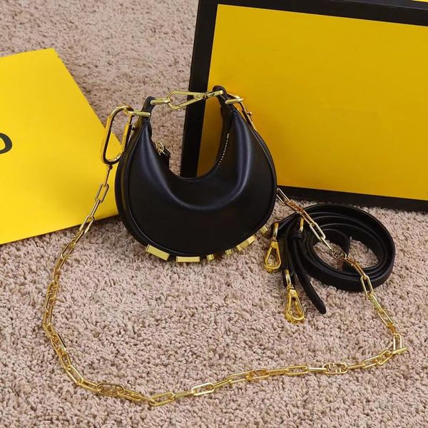 shoulder bag designer messenger bag leather half-moon handbag metal letter logo wallet
shoulder bag designer messenger bag leather half-moon handbag metal letter logo wallet