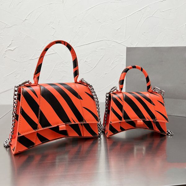 aaa quality hourglass bags women alligator handbags cross body designers mini tote bag shell purses crocodile phone bag 2022
aaa quality hourglass bags women alligator handbags cross body designers mini tote bag shell purses crocodile phone bag 2022