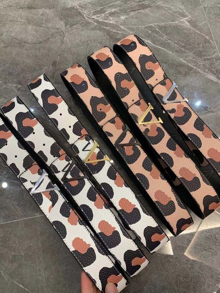 luxurys designers belt buckle fashion classic genuine leather women men belts waistband with box, Black;brown
luxurys designers belt buckle fashion classic genuine leather women men belts waistband with box, Black;brown