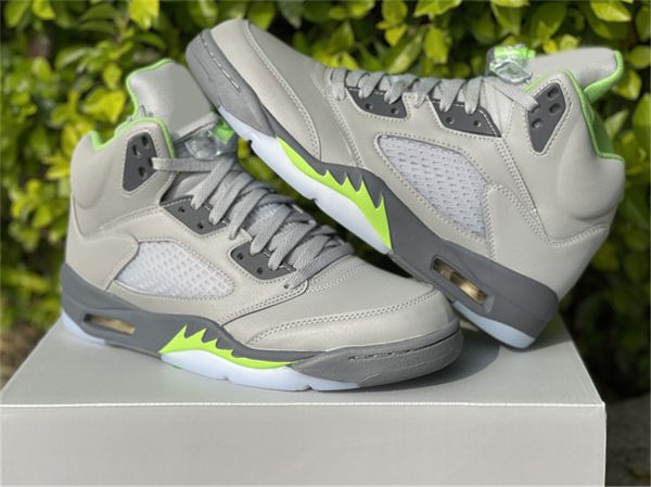 2022 authentic 5 5s low green bean shoes silver flint grey men sports sneakers outdoor dm9014-003 with original box, Red;white
2022 authentic 5 5s low green bean shoes silver flint grey men sports sneakers outdoor dm9014-003 with original box, Red;white