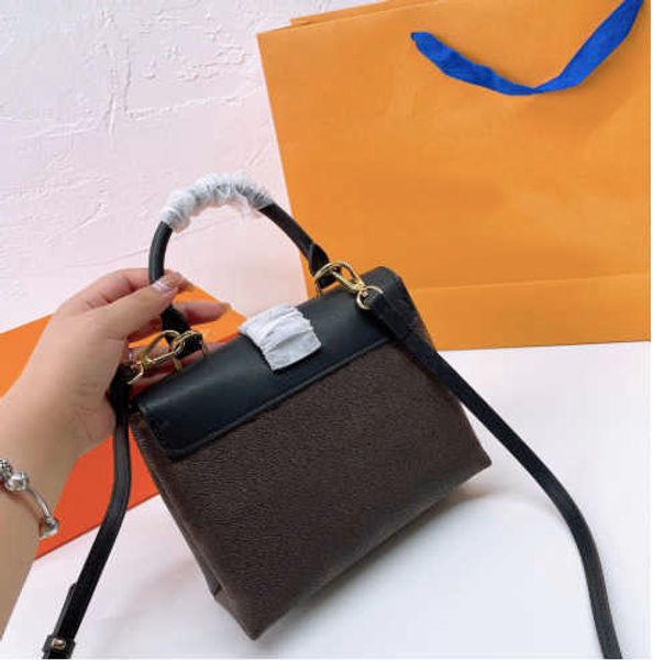 yuchengbags 2022luxury womens messenger handbag fashion designers bags zipper head with metal lock brown shoulder cross-body bag strap tode
yuchengbags 2022luxury womens messenger handbag fashion designers bags zipper head with metal lock brown shoulder cross-body bag strap tode
