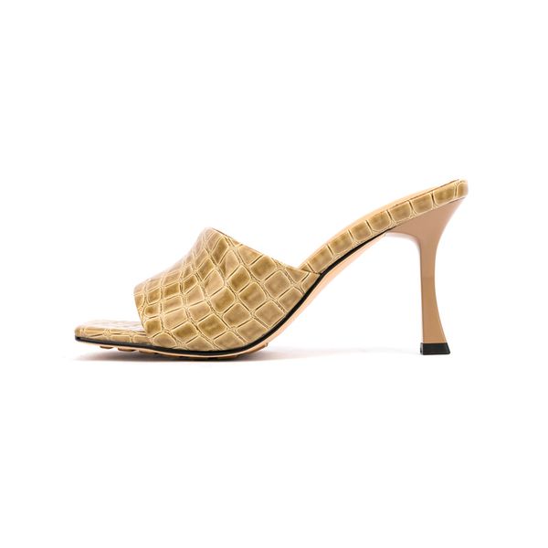 2022 women's sandals autumn new european american fashion stone pattern stiletto square toe shoes black and white sandals
2022 women's sandals autumn new european american fashion stone pattern stiletto square toe shoes black and white sandals