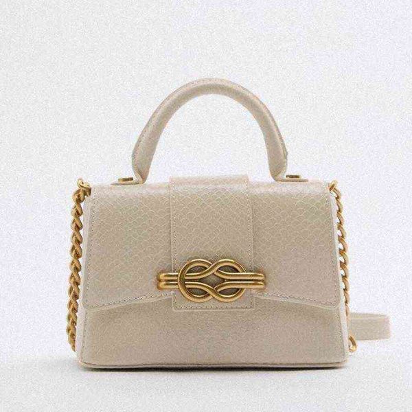 fashion metal buckle crossbody bags for women designer chains shoulder bag luxury crocodile pu leather handbags small flap purse 0628
fashion metal buckle crossbody bags for women designer chains shoulder bag luxury crocodile pu leather handbags small flap purse 0628