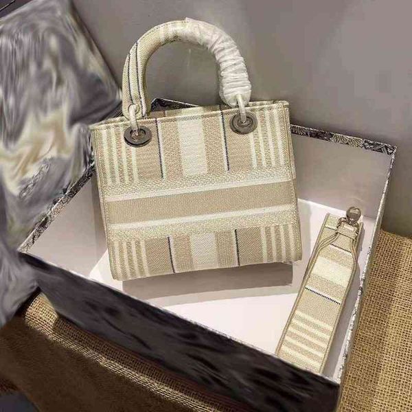 factory online export designer tide brand ladies bag d family fashion printed embroidery canvas one shoulder large capacity handbag women�
factory online export designer tide brand ladies bag d family fashion printed embroidery canvas one shoulder large capacity handbag women�